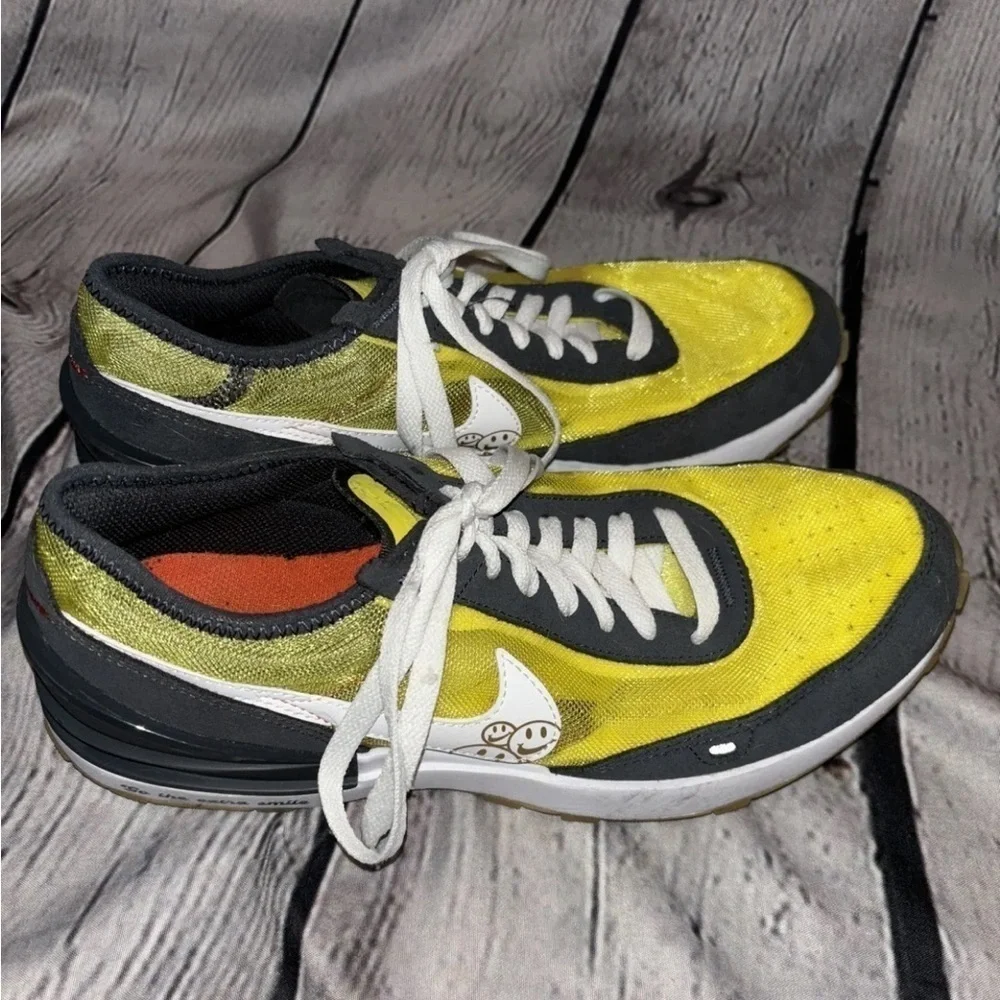 Nike Waffle One Big Kids Suede Sz 7Y Yellow Black And White “Go The Extra Smile”